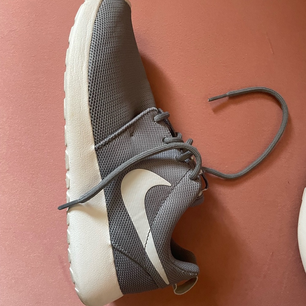 Grey Nike Roche - Picture 3 of 6